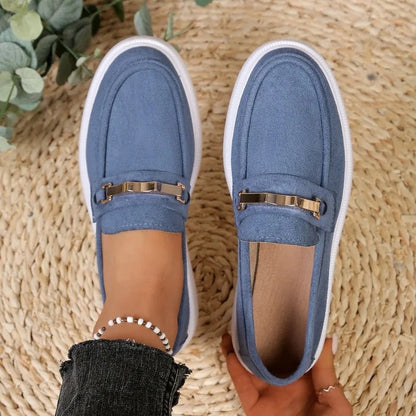 Lerone Relaxed Chain Accent Loafer