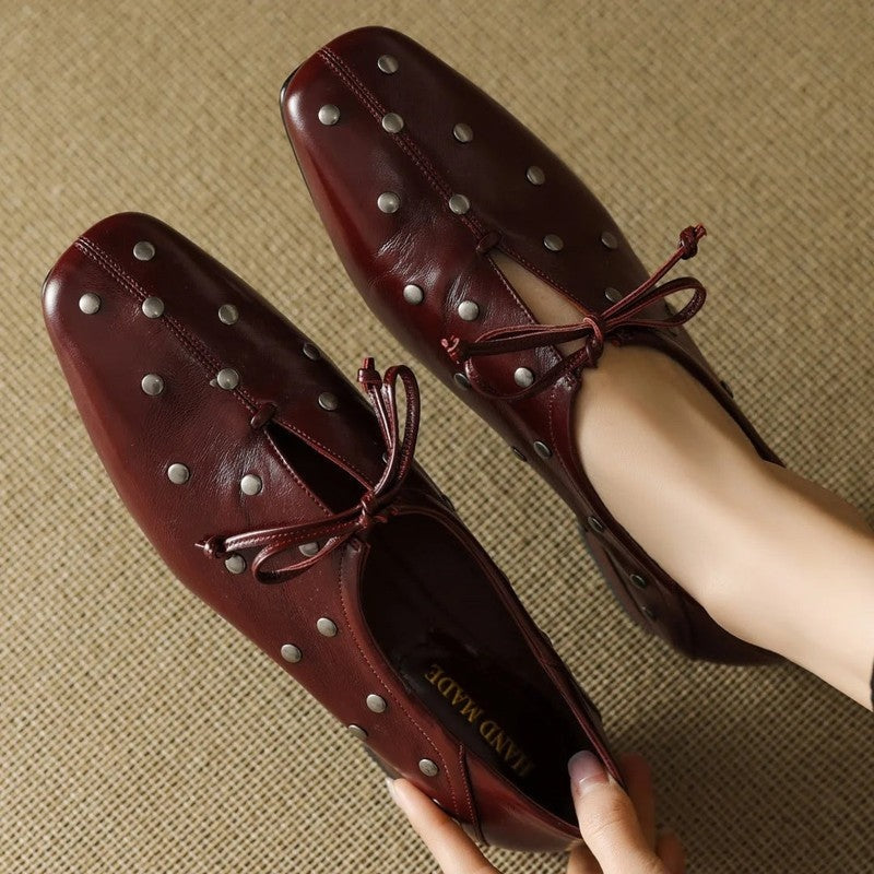 color:maroon