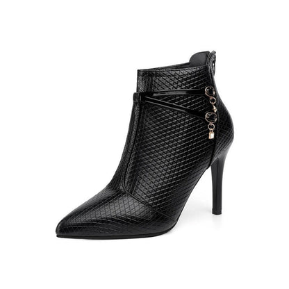Marzelle Textured Pointed Toe Ankle Boot